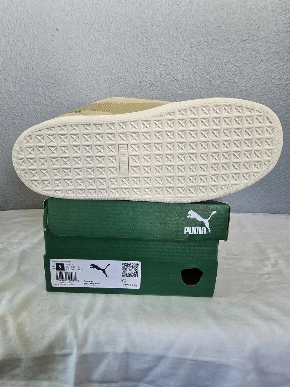 Puma Suede Classic Sneakers in Beige